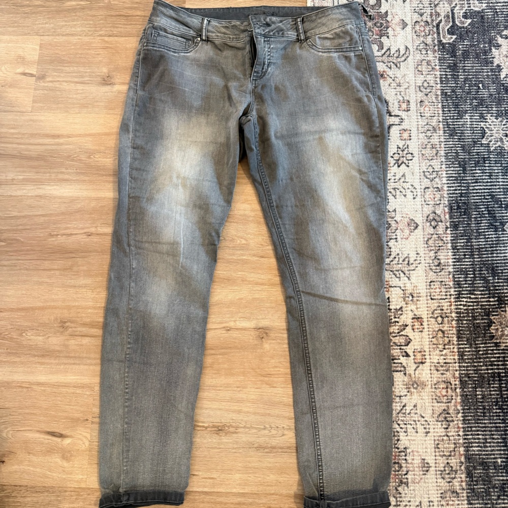 Maurices Women’s Relaxed Fit Gray Jeans
